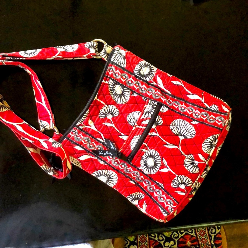 🖤❤️Vera Bradley Hipster Deco Daisy Pattern ❤️🖤